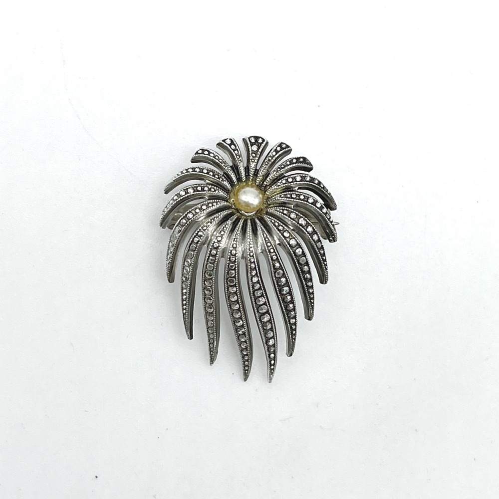 Vintage West Germany Silver Tone Faux Pearl Burst Star‎ Flower Brooch Pin